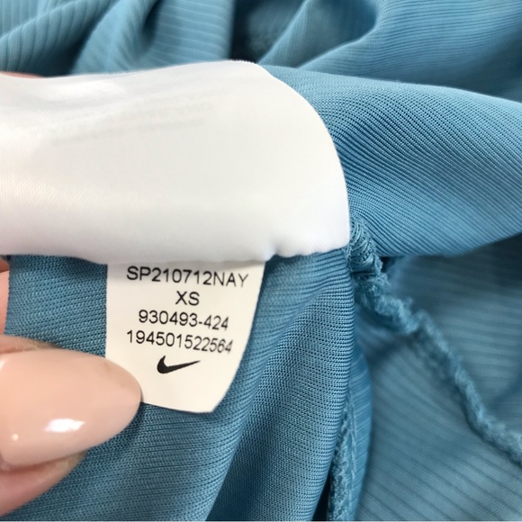 Nike Sky Blue Dry Tank Top Crop Twist - Picture 8 of 8